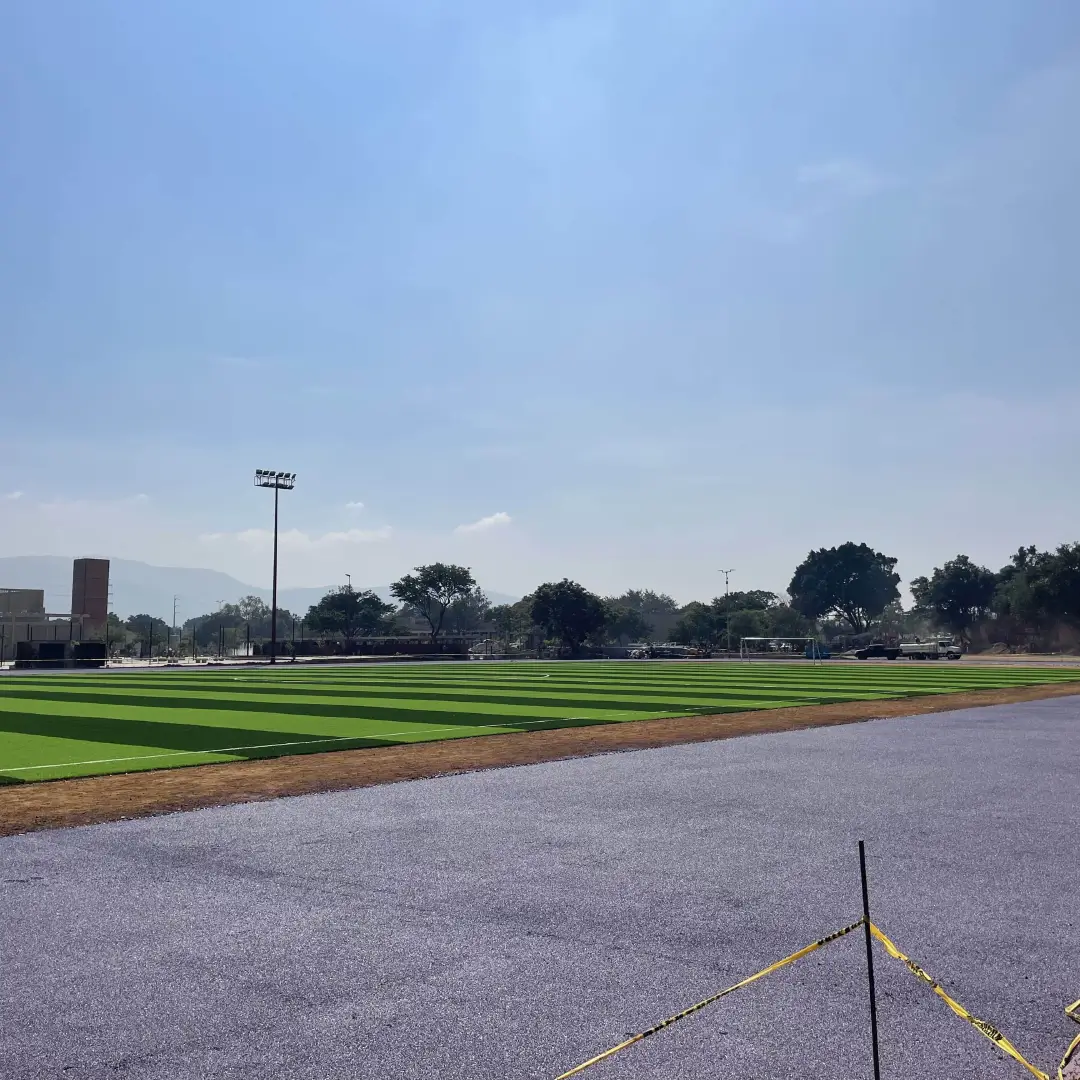 Pasto sintético de alto rendimiento para fútbol | Siempre Verde instalación de césped sintético para rugby | Césped sintético ecológico certificado FMF | Siempre Verde instalación de césped para proyectos deportivos | Pasto sintético duradero para proyectos comerciales | Siempre Verde soluciones ecológicas de pasto sintético | Instalación de césped sintético para canchas deportivas | Siempre Verde instalación de césped sintético rápido | Pasto sintético de calidad para fútbol | Siempre Verde instalación ecológica de césped sintético